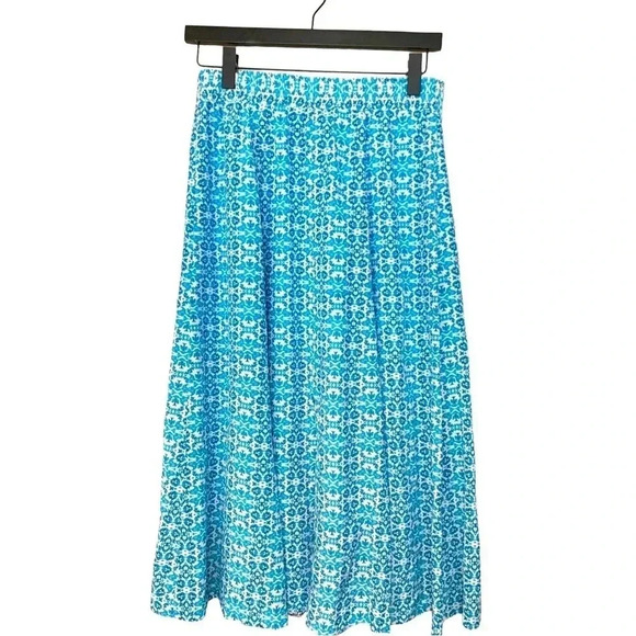 nanette lepore 100%  silk resort /summer skirt w deep slits at the front & back - Picture 2 of 8